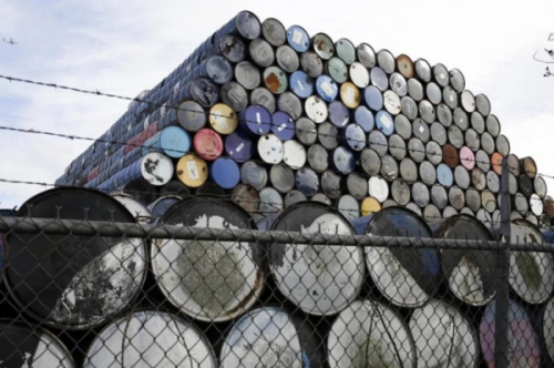 Precios del petróleo se derrumban por temores sobre la demanda
