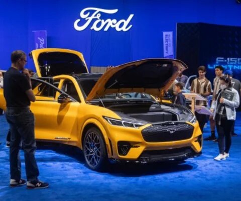 Ford se prepara para explicar a inversionistas por pÃ©rdidas en su negocio de elÃ©ctricos