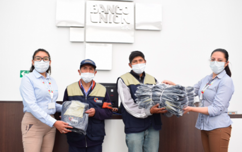 Banco Unión entrega chalecos a los miembros de la Asociación de Lustradores de Calzados Central