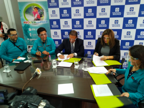 La Campaña #BoliviaconAgua y Nacional Seguros  se unen para brindar acceso a agua segura a 800 familias