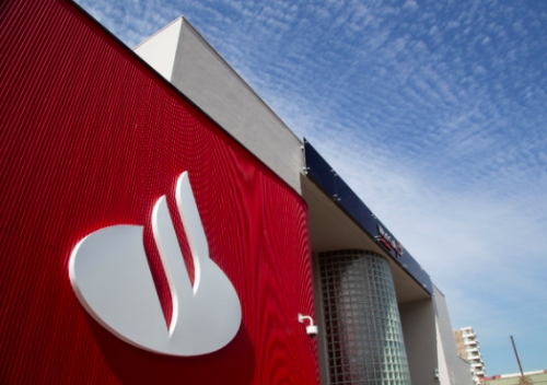 Santander avanza en el mercado de seguros para empresas de la mano de Gallagher Chile