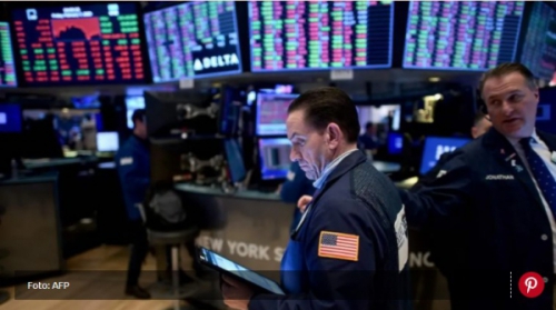 Wall Street cierra con resultados dispares a la espera de la reunión de la Fed