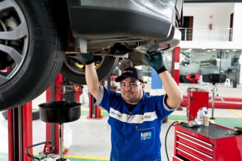 Técnicos de Imcruz reciben certificación  internacional de Mazda