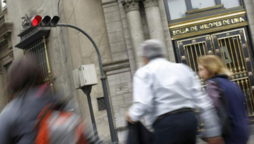 Bolsa de Valores de Lima cierra a la baja en medio de incertidumbre política