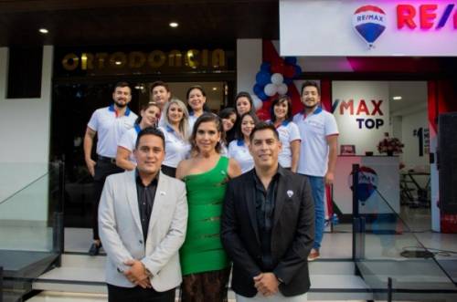 RE/MAX Bolivia acompaña el galopante crecimiento  de Cochabamba e inaugura su doceava oficina