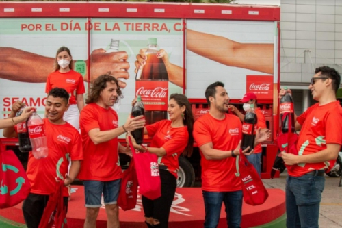 Coca-Cola logró reunir una 1 Tonelada de botellas plásticas