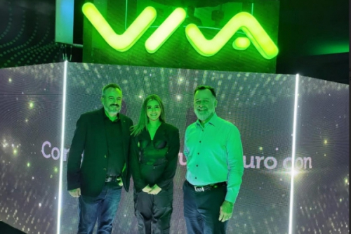VIVA retorna a Expocruz con un stand futurista y anuncia nuevos servicios 