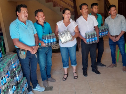 CBN donó agua Somos y gaseosas a la Alcaldía de Mapiri para  apoyar a las familias afectadas por las inundaciones