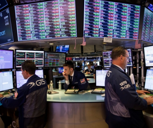Wall Street abre en rojo y Europa sufre pérdidas masivas por actual estrés financiero