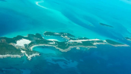 El boliviano Felipe MacLean firma la compra de una isla en Bahamas para un proyecto inmobiliario de más de $us 2 billones