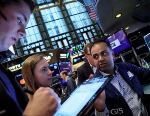 Índices de Wall Street operan mixtos, mercados esperan minutas de la Fed