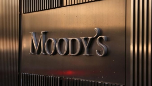 Moodys advierte que las altas tasas a nivel global afectarán el crédito bancario para 2024