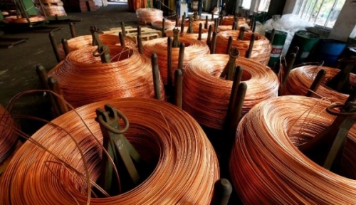 Fundiciones de cobre chinas proponen recortes de producción por escasez de materia prima