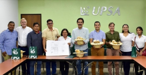 UPSA entregó proyecto arquitectónico para Unidad Educativa en San Javier