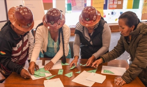 CAF fortalece habilidades de liderazgo de 15 mujeres mineras de Bolivia