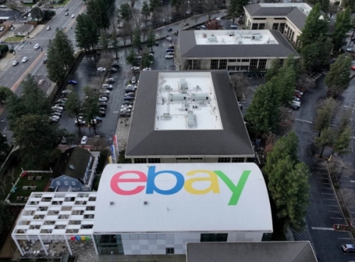 Acciones de EBay caen tras débiles previsiones de ingresos para el trimestre en curso