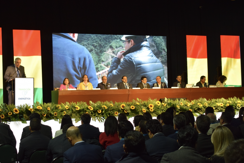 CAF acompaña a Bolivia en su desafío de construir políticas y estrategias de transición energética 