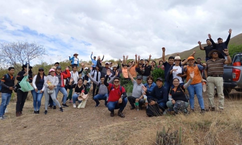 Ecofuturo contribuye a la forestación y limpieza del Parque Tunari