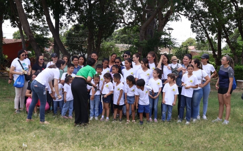 Clínica Las Américas realiza campaña de arborización en Santa Cruz