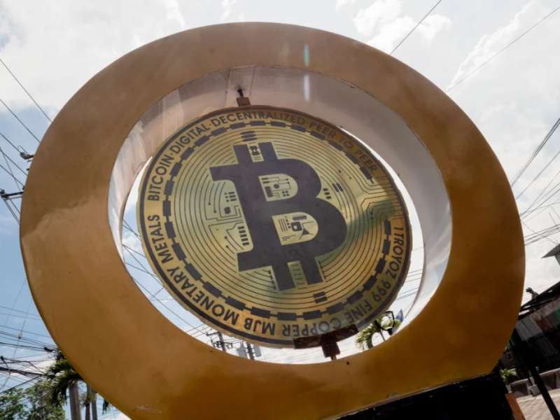 Bitcoin superó US$100.000 por primera vez en semanas por un repunte en acciones