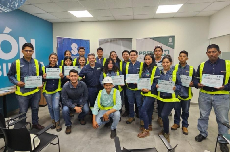 La Escuela CIATEC de SOBOCE certifica a estudiantes de ingeniería de la UAGRM en Control de Calidad para Hormigón