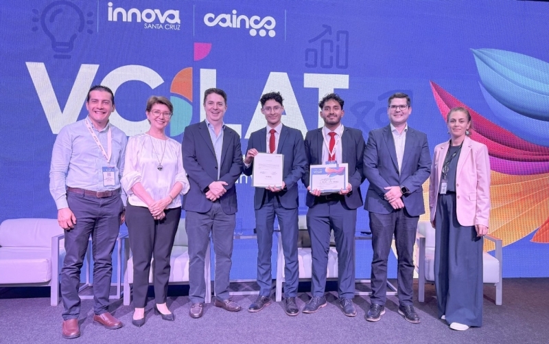 CAINCO y la UPSA  premian a la startup universitaria DocIA como ganadora de la primera versión del ElevateU 2025