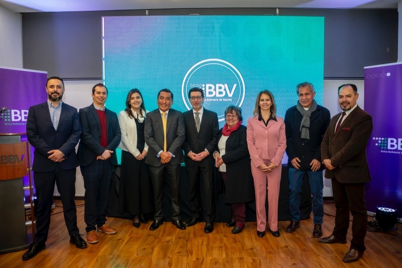 La Bolsa Boliviana de Valores reconoce a 26 emisores por su compromiso con el cumplimiento normativo