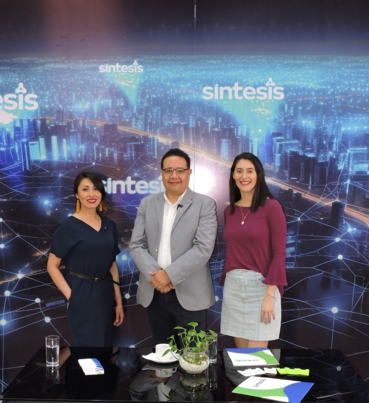 Síntesis presente como auspiciador del FINTECH SUMMIT BOLIVIA 2025