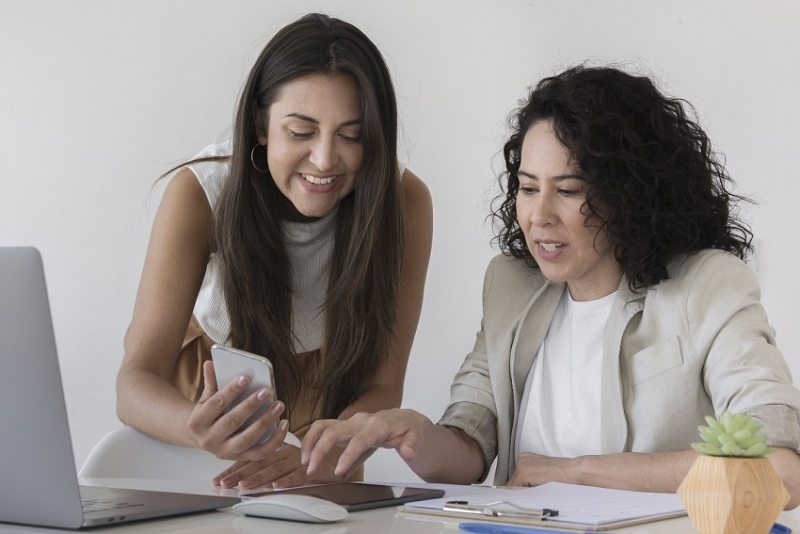 Tres claves para que más mujeres den el primer paso en las inversiones