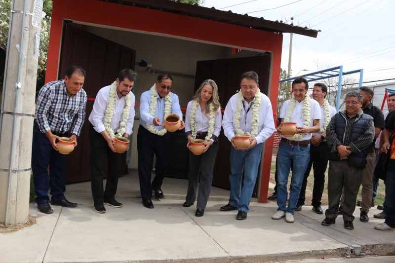 Las Fundaciones Coca-Cola de Bolivia y Aguatuya entregaron dos sistemas de agua potable