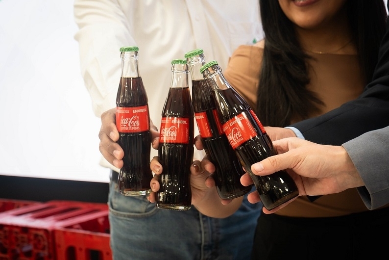 Envibol y Embol formalizan la provisión de más de 4 millones de botellas Envibol y Embol formalizan la provisión de más de 4 millones de botellas