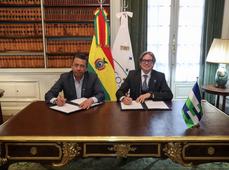 CAF firmó acuerdo de cooperación con Bolivia para integración al MERCOSUR