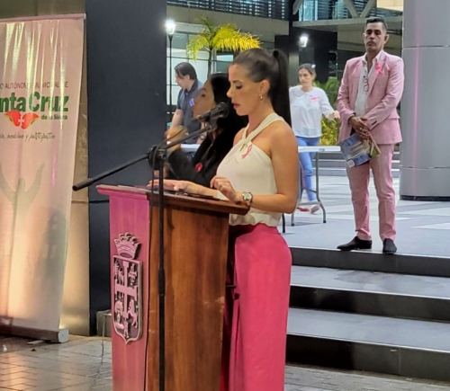 Octubre Rosa, la campaña para concienciar la prevención del cáncer de mama en Bolivia