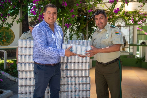CBN entrega más de 4 mil unidades de agua al  Comando Departamental de la Policía de Tarija