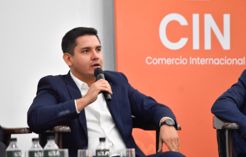 La UPSA Organizó Foro de Comercio Internacional