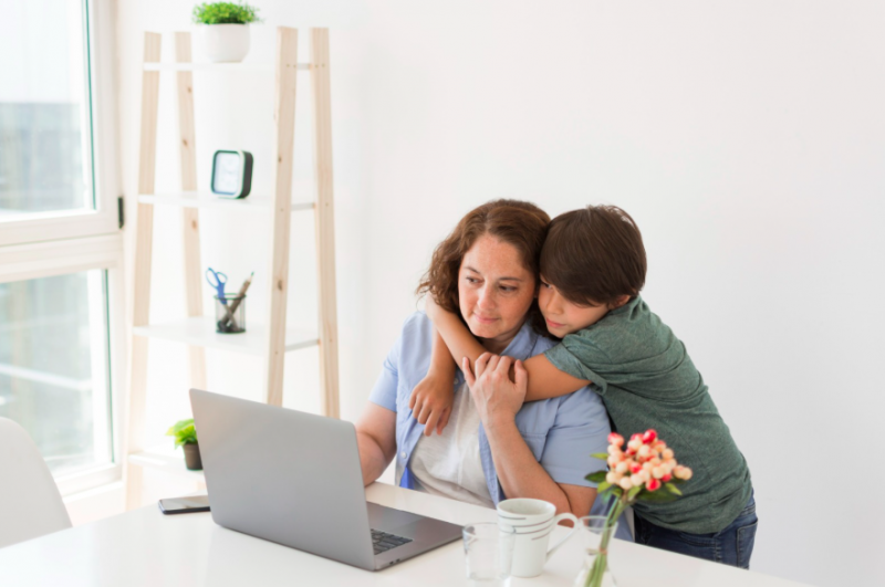 Banco Ganadero: Tres consejos financieros para madres que lideran su hogar y su negocio