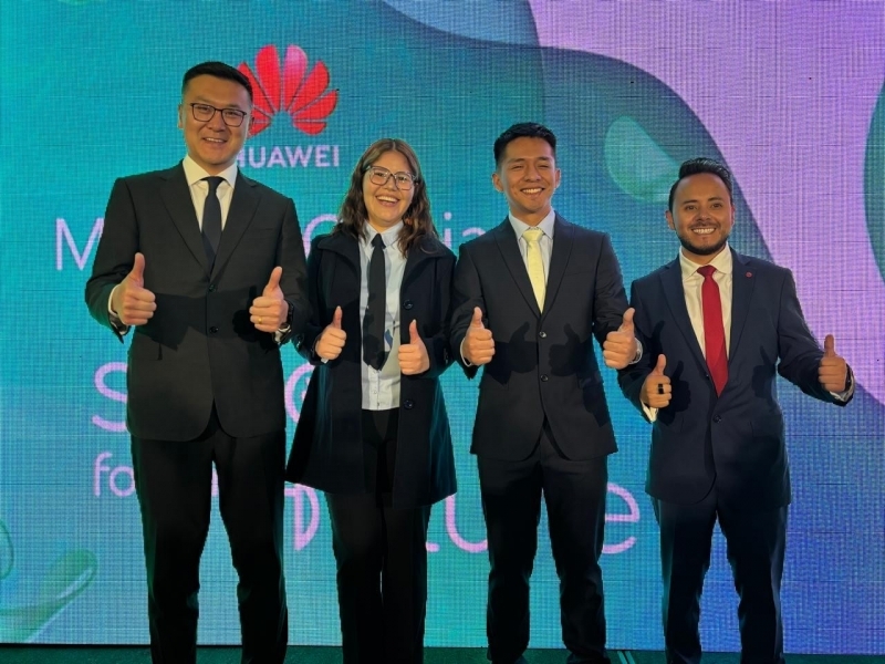 Estudiantes destacados en el programa Semillas para el Futuro de Huawei