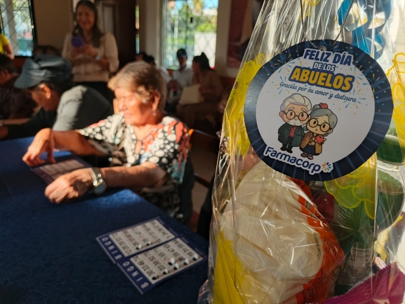 Farmacorp cerró agosto con un homenaje para adultos mayores 