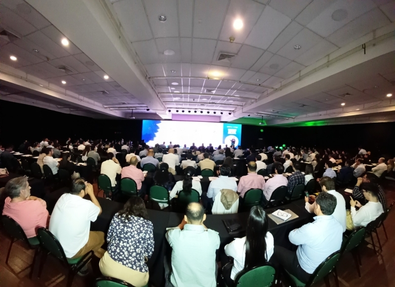 Síntesis presente como auspiciador del FINTECH SUMMIT BOLIVIA 2025