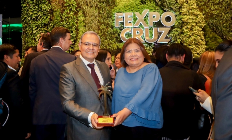 El Mundo Mágico de Pil gana Palmera Dorada en Expocruz 2025