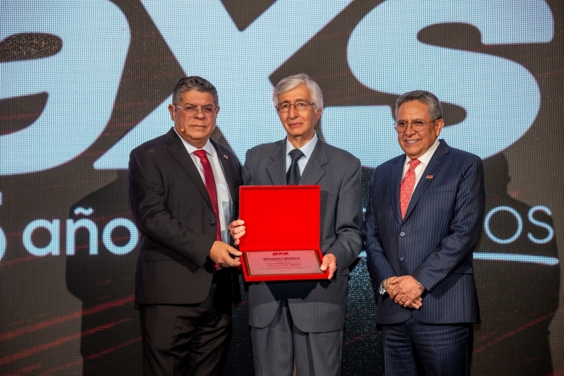 AXS celebra 25 años conectando a Bolivia y transformando la vida digital AXS celebra 25 años conectando a Bolivia y transformando la vida digital